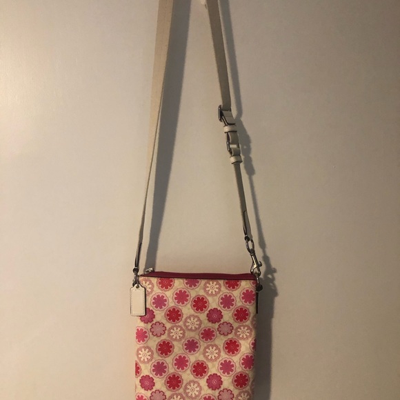 Coach Leather Signature Swing Pack Flower Art Pattern, Crossbody Bag Pink/white - Picture 2 of 8